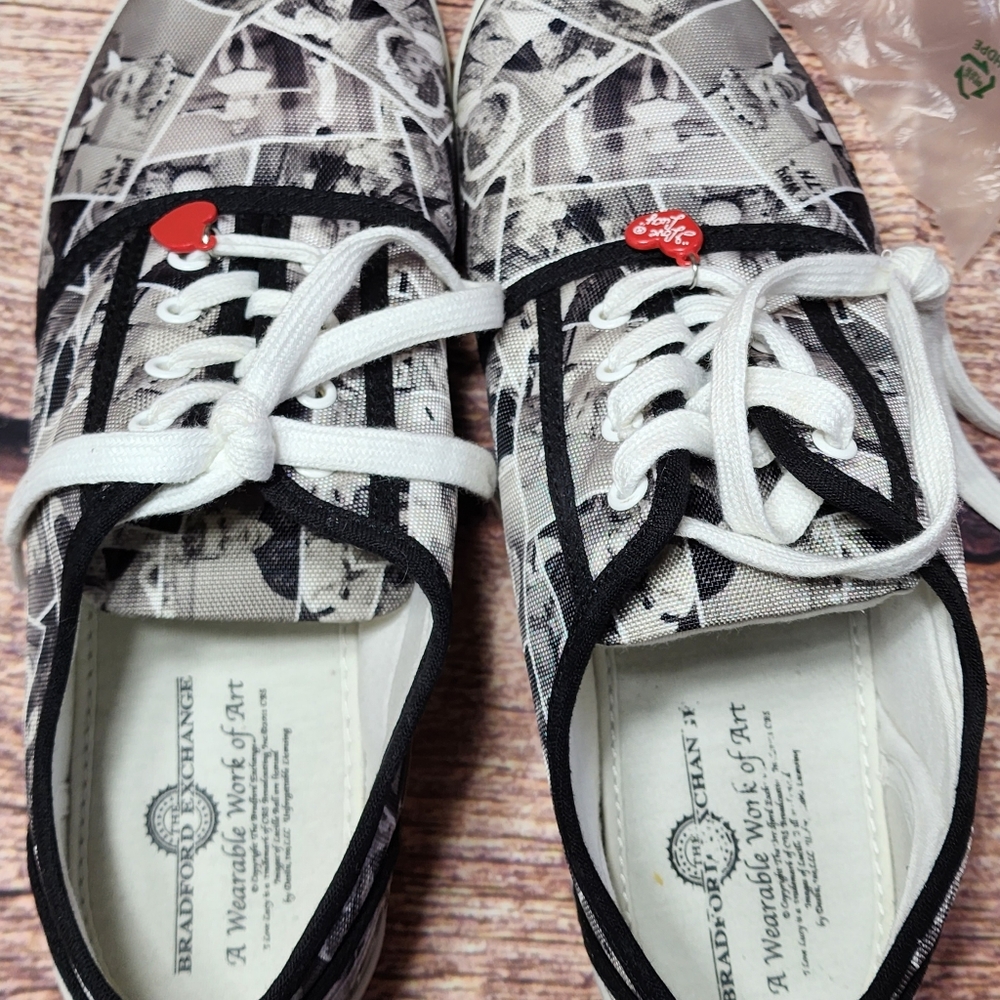 I Love Lucy Sneakers - Size 9 - Picture 8 of 12
